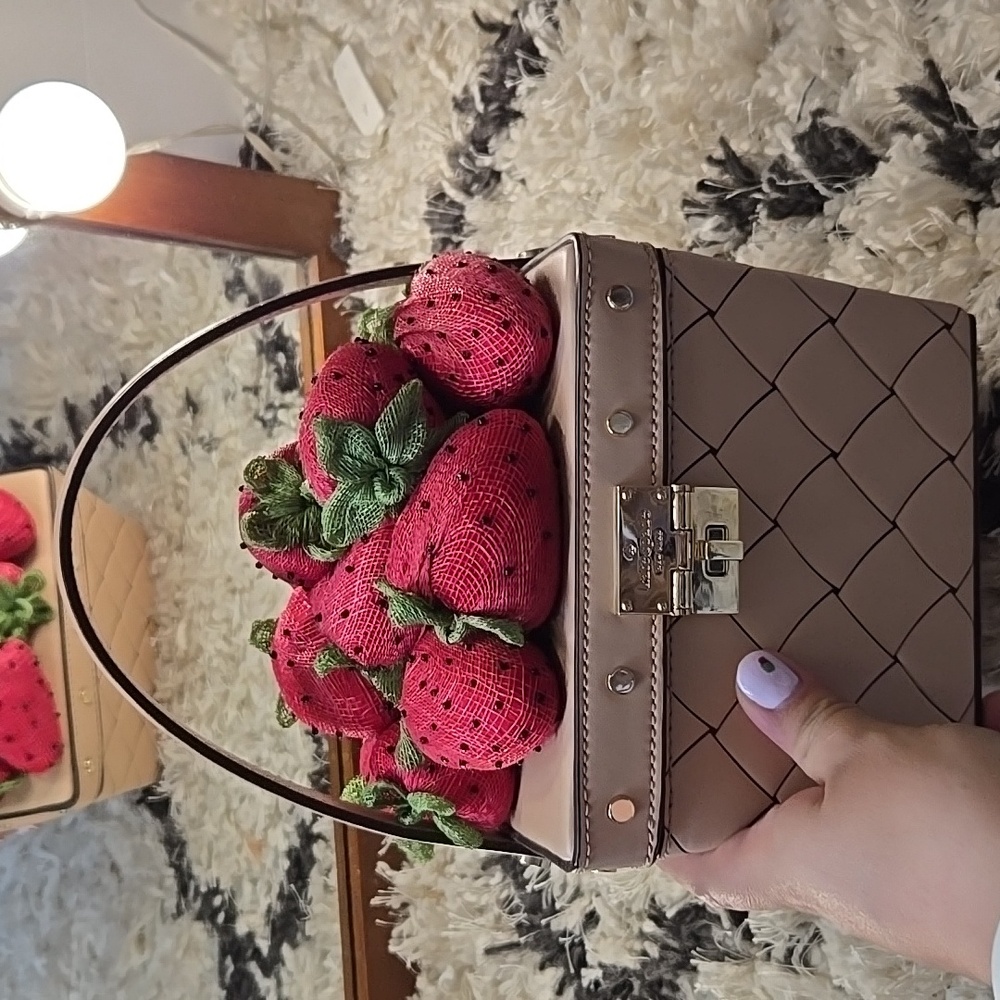 Kate Spade 3D Strawberry 🍓 basket